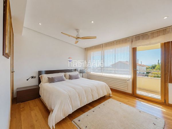 Foto 825cb16d-f5f0-4cbf-88b1-71c3b2c8f579. Casa amb calefacció aparcament piscina a Coruxo - Oia - Saiáns Vigo