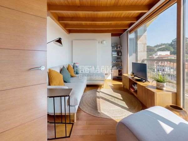 Foto 978656ba-1427-476f-934c-f7d14a46a715. Casa amb calefacció aparcament piscina a Coruxo - Oia - Saiáns Vigo