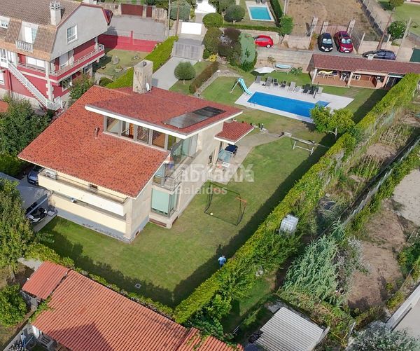 Foto a2dc2366-307b-4e91-b4e7-11206a699b7e. Casa amb calefacció aparcament piscina a Coruxo - Oia - Saiáns Vigo