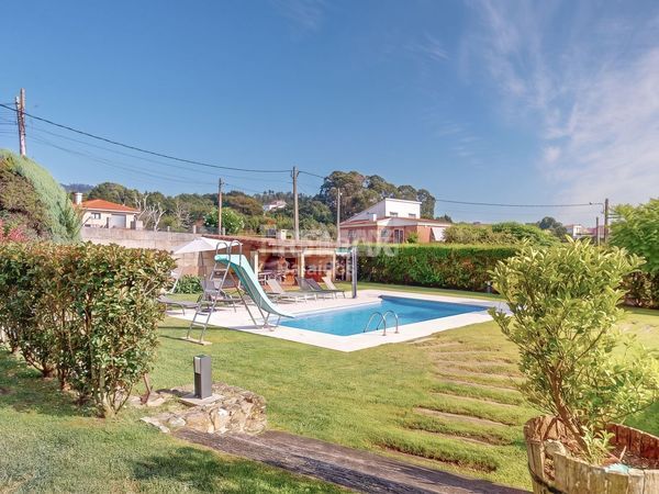 Foto b9393989-1fa8-448f-9620-0218bbd596e3. Casa amb calefacció aparcament piscina a Coruxo - Oia - Saiáns Vigo
