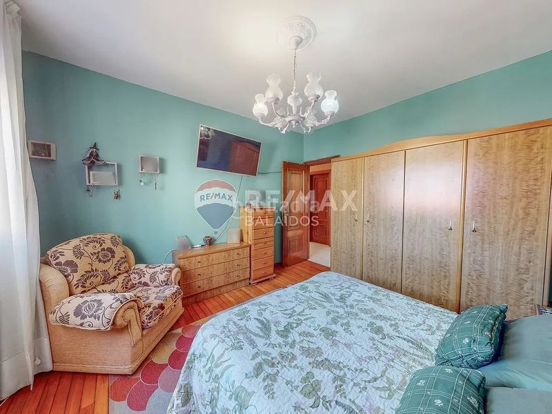 Foto 50a8e5c1-901a-4e07-b6ab-b7e784f26fb6. Casa amb calefacció aparcament a Aldán Cangas