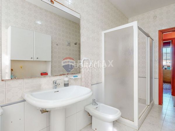 Foto 5d1772f7-04cb-4652-b590-d7aa33d55794. Casa amb calefacció aparcament a Aldán Cangas
