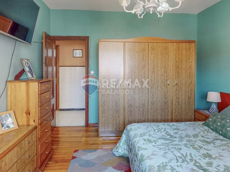 Foto fc770104-181f-4f48-92e8-a987115de95e. Casa amb calefacció aparcament a Aldán Cangas