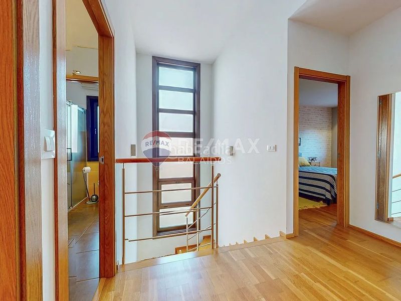 Foto 4ef05748-dfa0-437e-8978-026c6de9ce54. Casa amb calefacció aparcament piscina a Valadares - Beade Vigo
