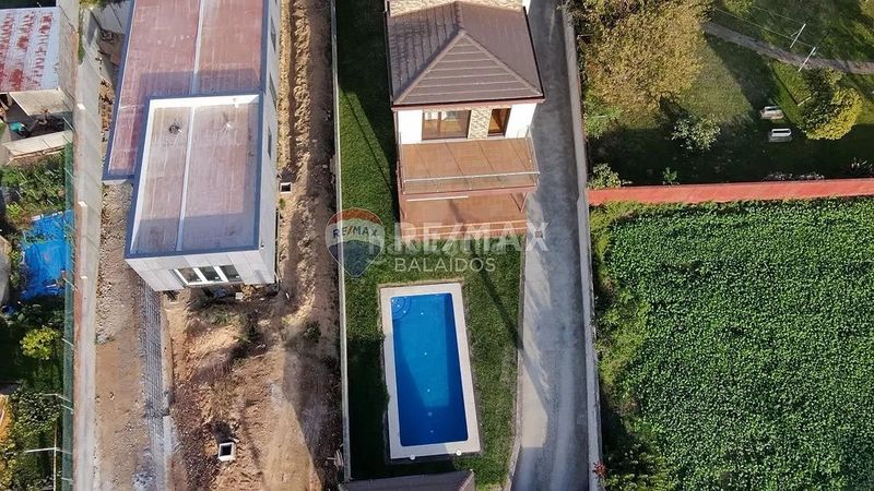 Foto a02f8811-22e7-427e-b5c2-03e12e5712e0. Casa amb calefacció aparcament piscina a Valadares - Beade Vigo