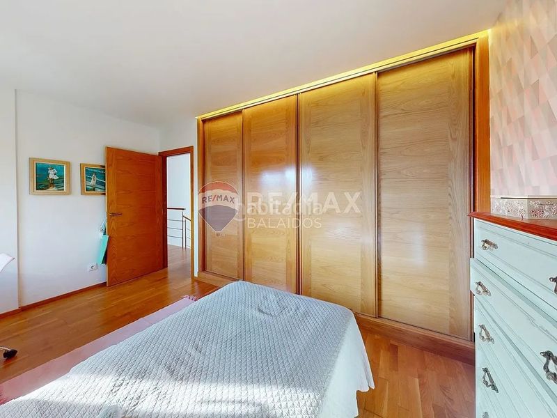 Foto d92d372e-f05c-4783-8395-c490ccec999b. Casa amb calefacció aparcament piscina a Valadares - Beade Vigo
