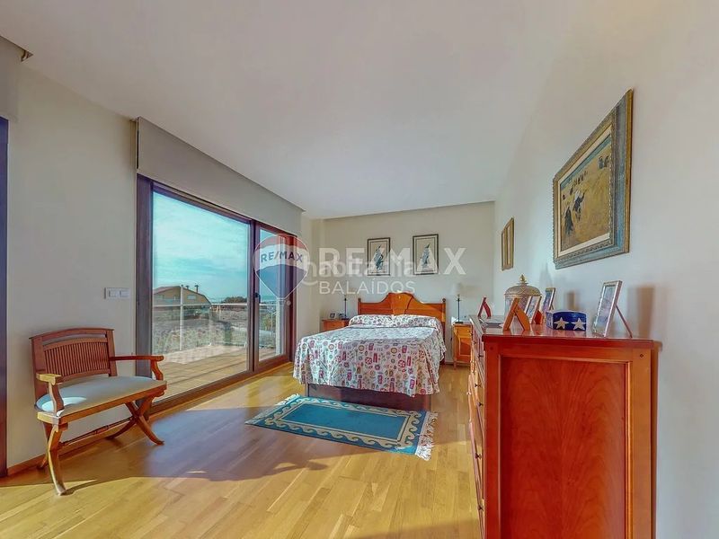 Foto dc0bb1a3-9112-46d1-b776-e749fff31f67. Casa amb calefacció aparcament piscina a Valadares - Beade Vigo