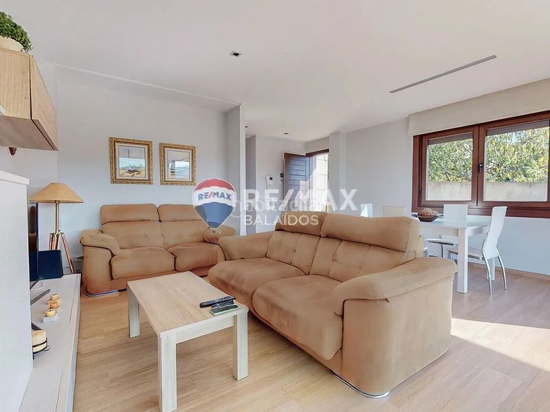 Foto e3172176-d744-446a-a258-0139aad59993. Casa amb calefacció aparcament piscina a Valadares - Beade Vigo