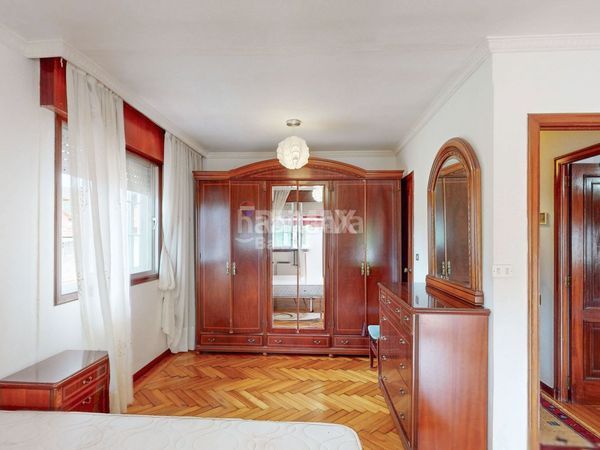 Foto 5f01beae-4d96-406e-989d-9565b85683c7. Casa amb calefacció aparcament a Cabral - Candeán Vigo