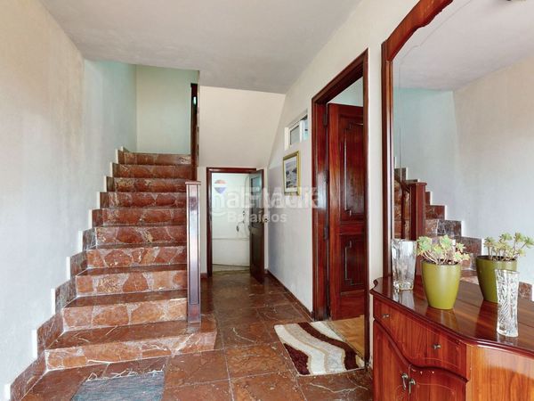 Foto a389f489-717e-4d4c-a35a-de5d59c10117. Casa amb calefacció aparcament a Cabral - Candeán Vigo