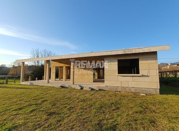 Foto a4ec4668-e085-46eb-a691-4ad5a831bbff. Chalet mit parking in Porriño (O)