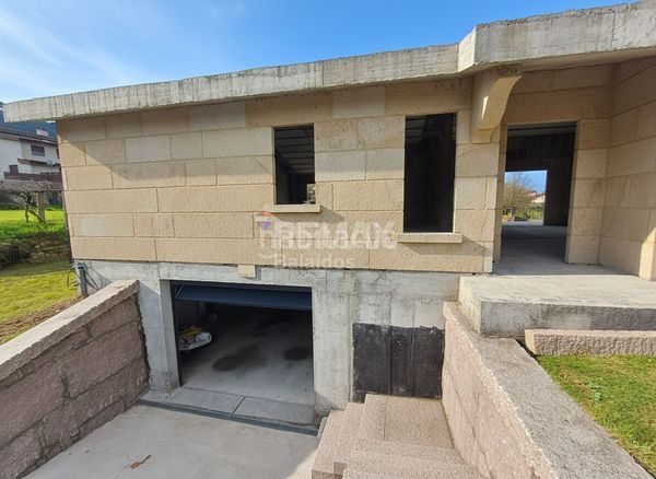 Foto cbd0663e-b9ea-4dc0-8e49-0825714a591b. Chalet mit parking in Porriño (O)