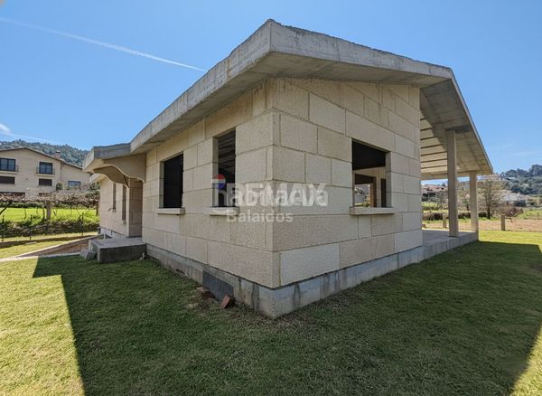 Foto f8962fc6-8d90-46d5-ab97-a4968202ab6b. Chalet mit parking in Porriño (O)