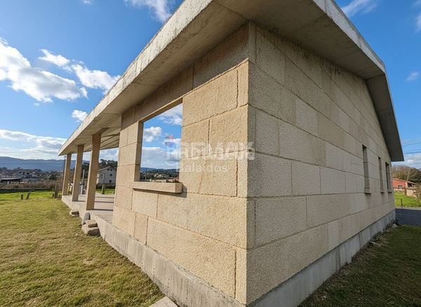 Foto fe7766e6-3425-4a70-9e92-1445f7af5d59. Chalet mit parking in Porriño (O)