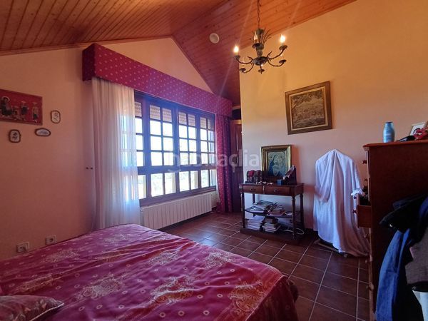 Foto f7bfb11c-0ff4-4e67-9ea0-5c605ee257a5. Casa amb xemeneia calefacció aparcament piscina a Baiona