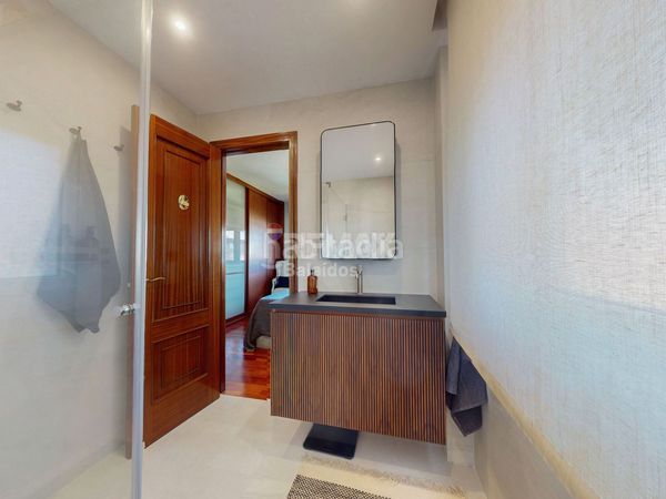 Foto 4c982ef8-046f-46d8-a6f6-4a424cbe970e. Chalet en Teis Vigo