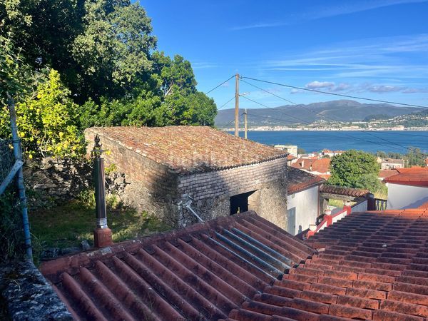 Foto 173253b3-3ac1-479b-87f9-e92c3d3c6ce7. Casa amb aparcament a Guarda (A)