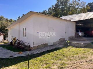 Maison à Lugar Rotea