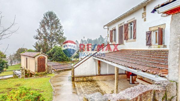 Foto 00795027-9af3-4edb-ab99-05e0c840c886. Casa amb calefacció aparcament piscina a Tomiño