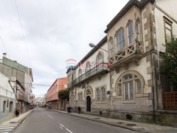 Foto 0426c669-c9de-4624-ba13-0050c33b5bd4. Edificio en Guarda (A)