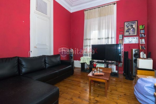 Foto a0d265f8-74ac-4651-9484-4b6e07c50d21. Edificio en Guarda (A)