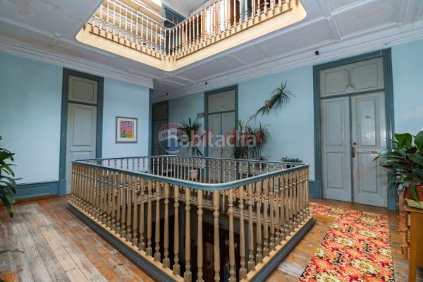 Foto b31deb51-da5c-43b6-9efd-97ab5ee91fef. Edificio en Guarda (A)