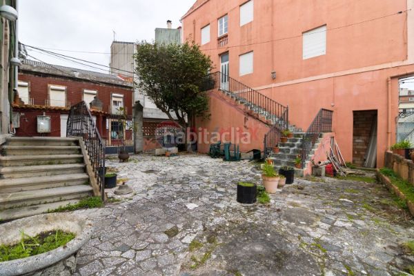 Foto e4f5b3df-4ecb-48aa-88c5-f6df70e0309b. Edificio en Guarda (A)