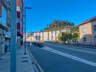 Locale commerciale in Avenida Santa Mariña
