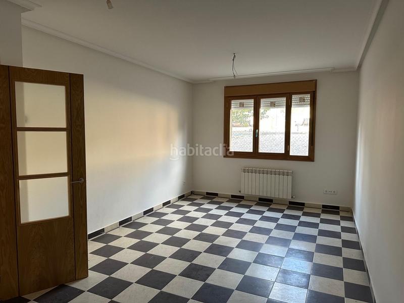 Foto 043a8c23-567d-4111-918b-e539eee7d168. Casa adossada amb calefacció aparcament a Mucientes