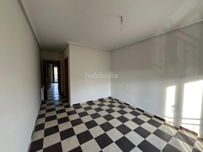 Foto 2c7bd88c-cee9-43d1-a996-201a0104433d. Casa adossada amb calefacció aparcament a Mucientes