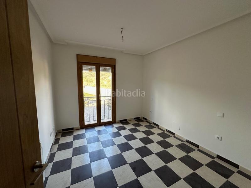 Foto 74b2ea5f-182a-43f8-9a67-15dec85d7a05. Casa adossada amb calefacció aparcament a Mucientes