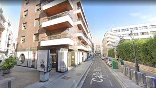 Local commercial à Calle menendez pelayo 6. Amplio local en la zona comercial de valladolid