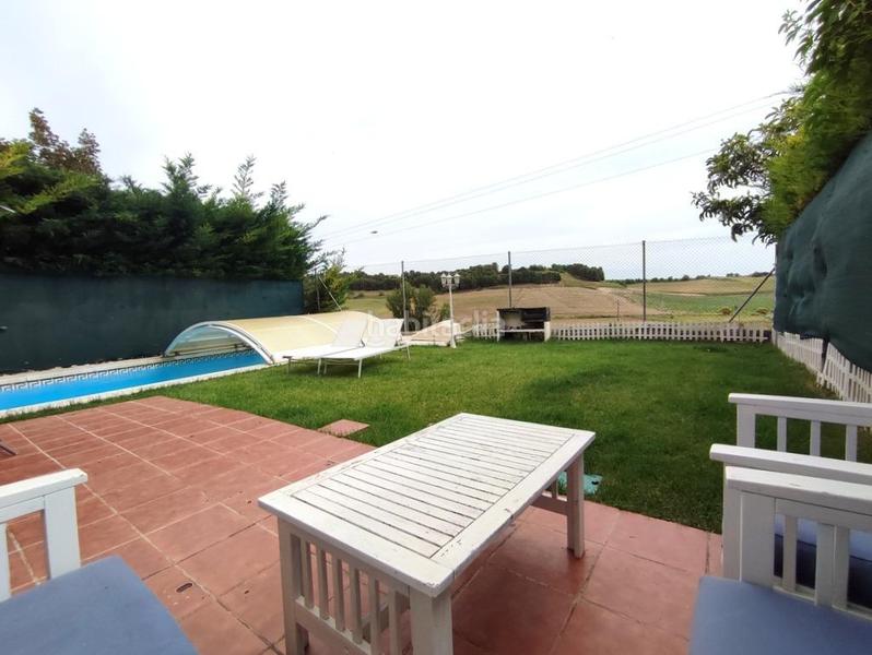 Foto 0504a564-d93e-4fb7-9038-16e94d55c23f. Casa adossada amb calefacció aparcament piscina a Valladolid