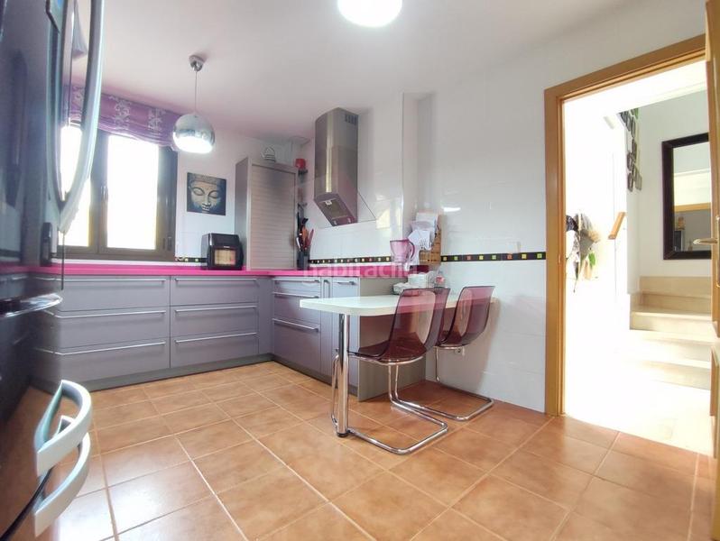 Foto 4278fd9a-f3ea-4438-9c87-6f59fac16791. Casa adossada amb calefacció aparcament piscina a Valladolid