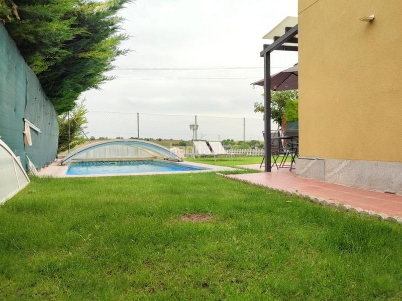 Foto 4450f1c3-042a-4a7d-9b4e-44ee34cc9a65. Casa adossada amb calefacció aparcament piscina a Valladolid