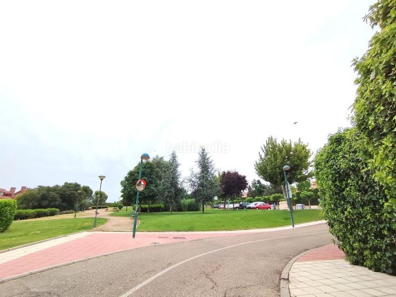 Foto 61a99d2d-0f1d-4114-9940-faf1a65d9cbb. Casa adossada amb calefacció aparcament piscina a Valladolid