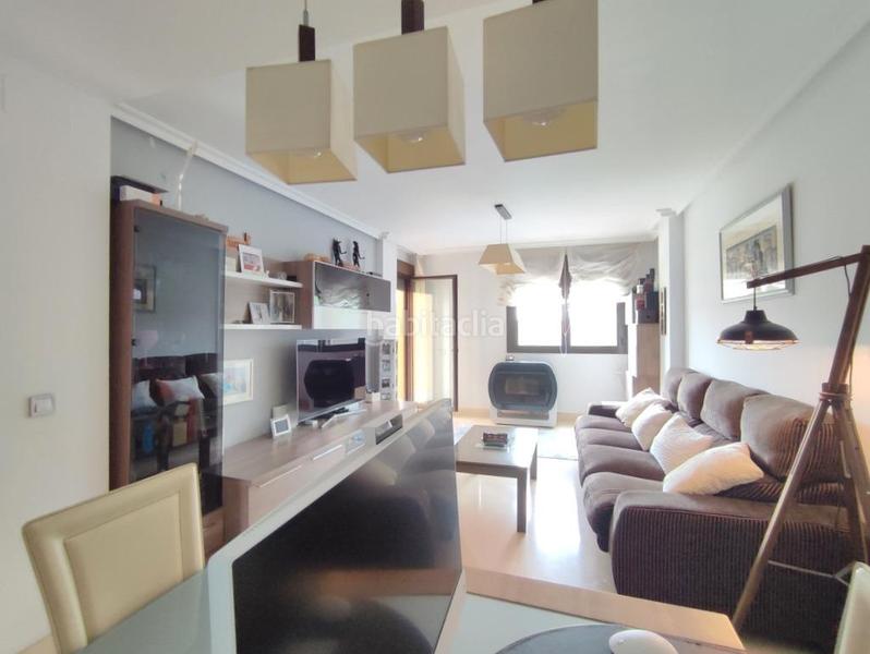 Foto 6db2958a-4b4a-405f-a2dd-f56596806c75. Casa adossada amb calefacció aparcament piscina a Valladolid