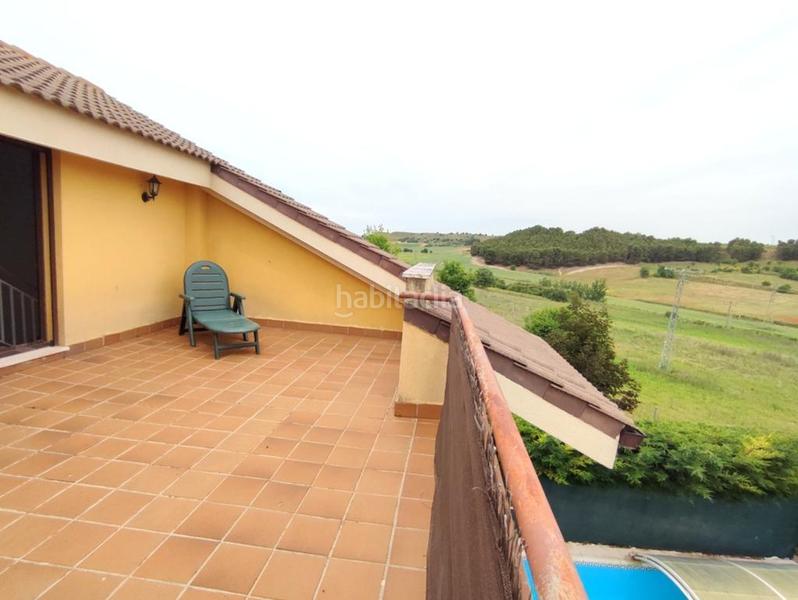 Foto b3a1cc3e-8bfa-41ac-b663-180bd4a2b773. Casa adossada amb calefacció aparcament piscina a Valladolid