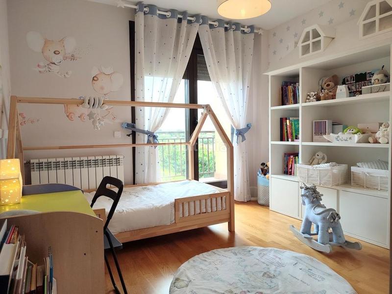 Foto c46862a6-e9a2-4b87-b855-d681c2a5492b. Casa adossada amb calefacció aparcament piscina a Valladolid