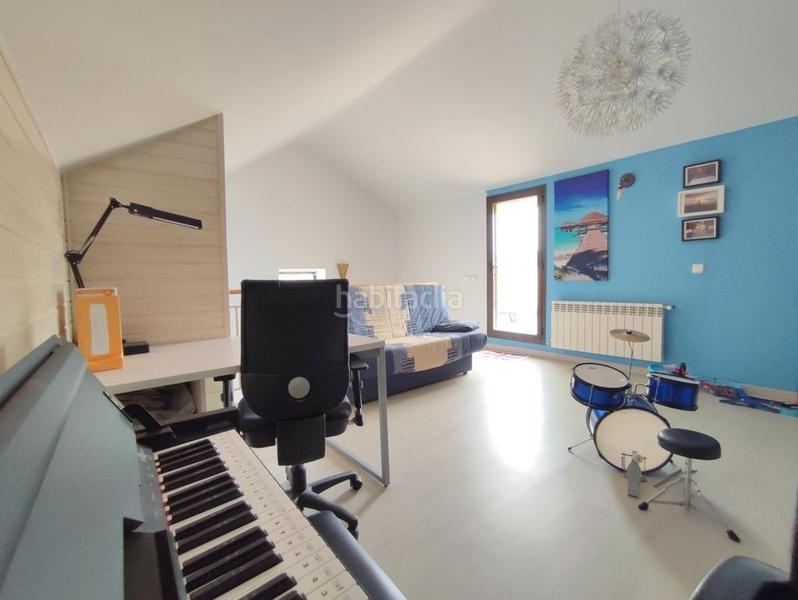 Foto c868624f-6696-433e-acaf-0f0a3a9a6cae. Casa adossada amb calefacció aparcament piscina a Valladolid