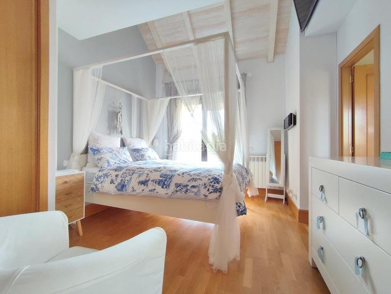 Foto dade4fbd-7d37-4a7f-b8a7-da38a92d8acc. Casa adossada amb calefacció aparcament piscina a Valladolid