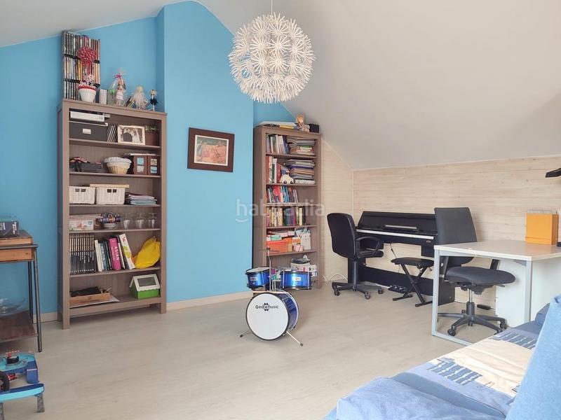 Foto ede6215e-1508-4a0a-a6fd-d360e146521a. Casa adossada amb calefacció aparcament piscina a Valladolid