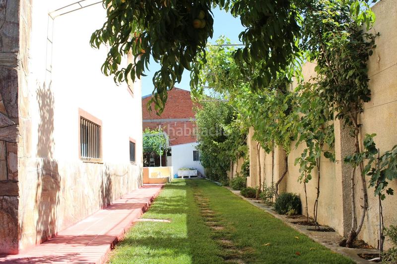 Foto e650e109-6270-44a9-a0f1-60d94f195597. Chalet dans calle cañada de la arboleda 15 dans Laguna de Duero