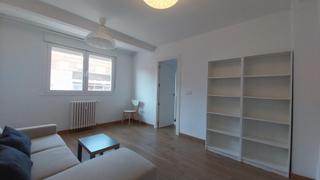 Location Appartement  Calle renedo. Se alquila vivienda en la calle renedo, junto plaza san juan