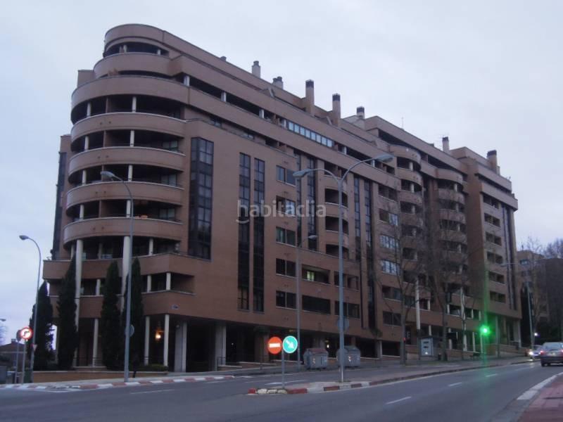 Foto 5bf1f408-6e14-4d3f-ba86-5e0e1579d9c0. Location appartement avec chauffage parking piscine dans Valladolid