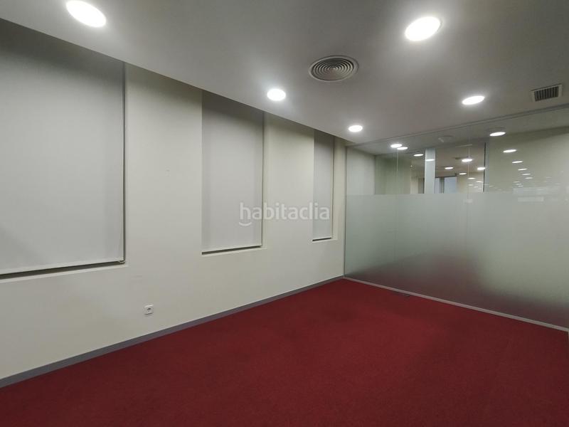 Foto caf32cbd-2915-43ed-829c-0cea3ef97158. Location local commercial dans Centro Valladolid