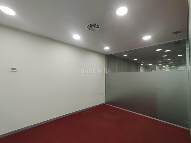 Foto f051065e-5d04-41ad-bf87-3c79f36c39b5. Rent business premise in Centro Valladolid