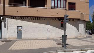 Local Comercial a Calle juan garcia hortelano 26