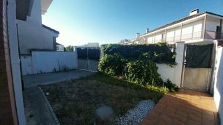 Towny house  Santinos 24. Pareado en venta en tudela de duero
