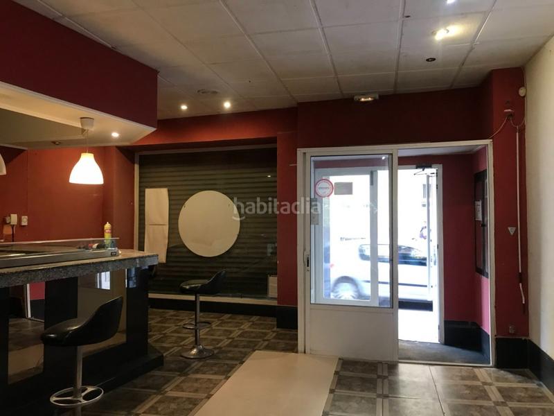 Foto 4df4dd54-27a2-42a1-b7ea-8e425274cc97. Local comercial se vende local junto plaza Circular en Valladolid